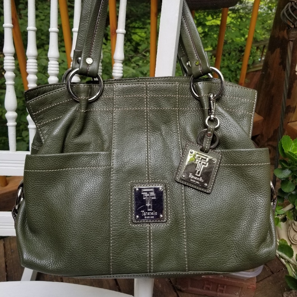 Tignanello Leather handbag EUC😍 MAKE AN OFFER😀